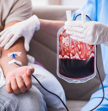 İngiliz bilim insanları laboratuvar üretimi olan kanı, klinik çalışma kapsamında ilk kez insana nakletti