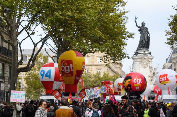 Paris'te maaş artışı talebiyle gösteri düzenlendi