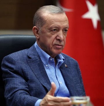 Cumhurbaşkanı Erdoğan 6 kişinin hayatını kaybettiği ve 53 kişinin yaralandığı İstiklal Caddesi
