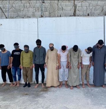 MİT’in Suriye’nin kuzeyindeki Fırat Kalkanı Harekatı bölgesindeki operasyonlarıyla 11 DEAŞ’lı terörist yakalandı, çok sayıda patlayıcı ve mühimmat ele geçirildi.