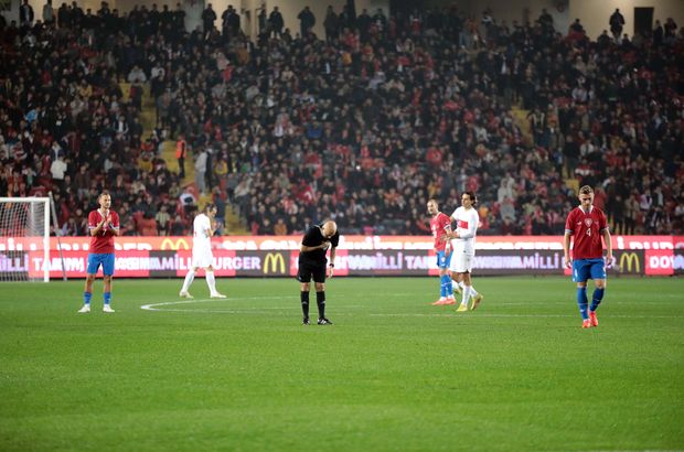 Türk futbolundan Cüneyt Çakır geçti