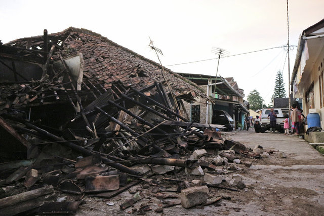 Endonezya'da meydana gelen depremde 162 kişi hayatını kaybetti! Kurtarma çalışmaları sürüyor