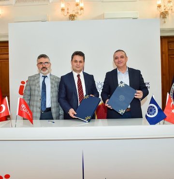 Ülker, Yıldız Teknik Üniversitesi Teknoloji Transfer Ofisi ve Yıldız Teknik Üniversitesi Gıda Mühendisliği Bölümüyle önemli bir iş birliğine imza attı. Bu iş birliğiyle akademi ile Ülker arasında köprü kurulması ve önümüzdeki dönem gıda alanındaki Ar-Ge çalışmalarına ivme kazandırılması amaçlanıyor.