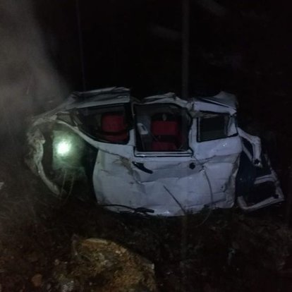 Malatya'da hafif ticari araç dere yatağına yuvarlandı: 1 ölü, 1 yaralı