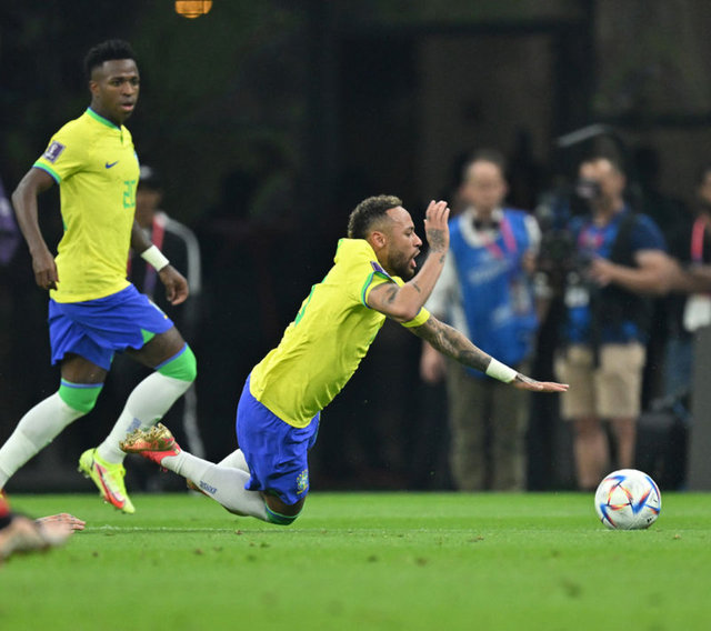 Brezilya cephesi: "Neymar'ı bilerek sakatladılar!"