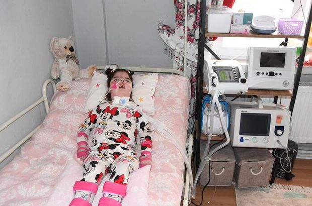 4 cihaza bağlı yaşayan SMA'lı Yaren'in babası: 1 lira bile umudumuz