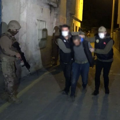 Mersin'de terör örgütü PYD/YPG'ye operasyon: 2 gözaltı
