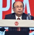BİM İcra Kurulu Üyesi Galip Aykaç "Organize perakendede kâr edenlerin en yükseğinin ettiği kâr yüzde 4’tür. Onu tamamını da verseniz enflasyon aşağı gelmez. Bunu bile bile 1’alıp 3’e satıyorlar, 4’e satıyorlar diyecek kadar alçalan gazetecilere, oda başkanlarına diyorum ki, bu algı operasyonunuzun vatandaşta karşılığı yoktur" açıklamasında bulundu. Aykaç domatesi tarladan 0 liraya yalsalar bile onun markete gelmesinin 7.5 lira olduğunu ifade etti