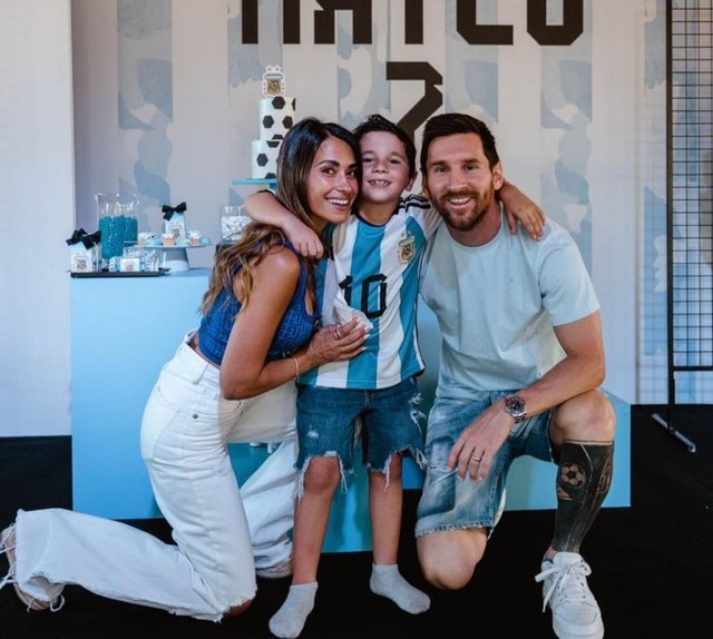 Messi'nin eşini bir de Instagram'da görün! Dünyaca ünlü futbolcunun hayat arkadaşına sosyal medyada iltifatlar yağıyor!