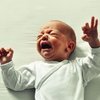 Bebekler neden uçakta ağlar? Ağlayan bebekleri yatıştıracak yöntemler
