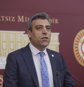 Yenilik Partisi Genel Başkanı Öztürk Yılmaz