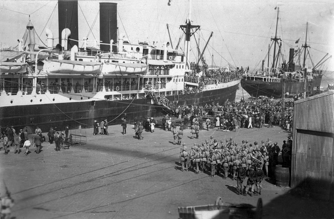 İstanbul, 13 Kasım 1918'de işgal edildi. İşgal, 6 Ekim 1923'te  İngiliz askerlerinin şehirden ayrılmasıyla sona erdi. 