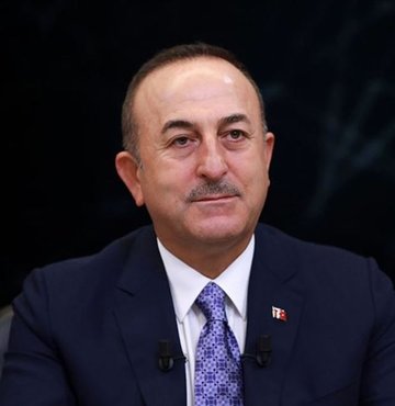 Dışişleri Bakanı Çavuşoğlu: Suriye rejimi ile istihbarat örgütleri aracılığı ile görüşüyoruz. Rejim gerçekçi davranırsa terörle mücadele, siyasi süreç ve Suriyelilerin geri dönüşleri konusunda birlikte çalışmaya hazırız