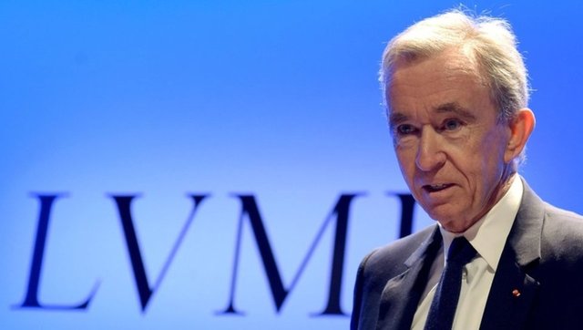 Dünyanın en zengin insanı Bernard Arnault, kızı Delphine'i dünyaca