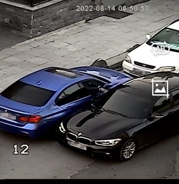 İstanbul’da hırsızların gözdesi, BMW marka otomobillerden başta ekran hayaleti olmak üzere diğer pahalı parçaları çalmak. Polis bu hırsızlık olaylarına yönelik 3 ayda düzenlediği operasyonlarda toplam 14 kişiyi yakaladı. Ortaya çıkan güvenlik kamera görüntülerinde yaşanan hırsızlık olayının 3 dakikayı geçmediği görülüyor. Sigorta danışmanlık hizmet yetkilisi Halis Yücel, “Bize gelen başvurularda BMW’lerin pahalı parçalarınnın ve özellikle hayalet göstergelerin çalınması dikkat çekiyor. Bunların ikinci el piyasası 30 ile 100 bin lira arası değişiyor. Burada bir arz talep meselesi var” dedi 