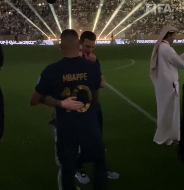 Messi ve Mbappe'den birbirlerine finalde olay hareketler!