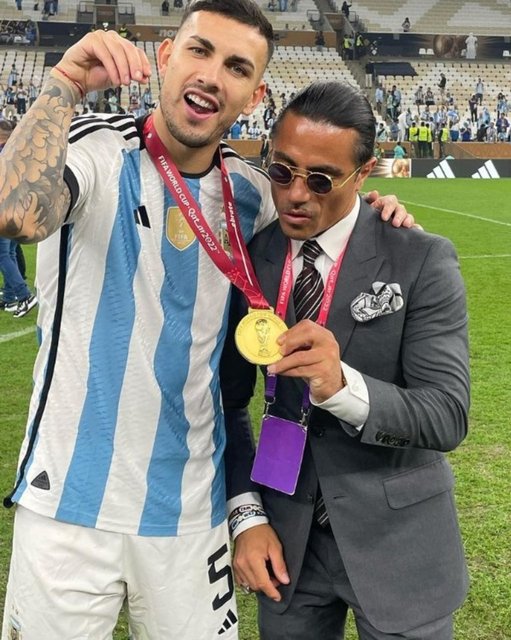 Nusret ile Messi'nin o halleri sosyal medyayı salladı! Nusret'in düştüğü durum, dalga konusu oldu