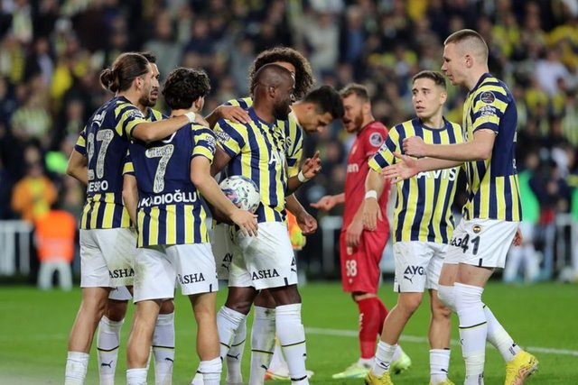 Fenerbahçe İstanbulspor maçı ne zaman, saat kaçta ve hangi kanalda? Fenerbahçe İstanbulspor Ziraat Türkiye Kupası maçı bu akşam mı, hangi gün?