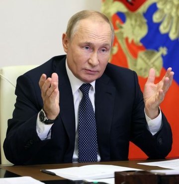 Son dakika... Rusya Devlet Başkanı Vladimir Putin, "Rusya, askeri gücünü artıracak ve tüm hedeflerini yerine getirecek" dedi