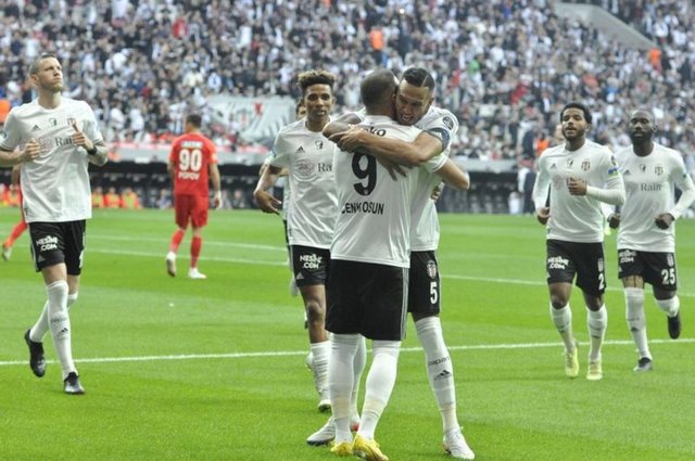 Beşiktaş JK on X: Beşiktaşımız, Gaziantep FK karşısında galibiyet için  sahaya çıkıyor! ⚽ Karşılaşma TEK MAÇ ve CANLI İDDAA seçenekleriyle  @nesinecom'da! 📲 Hemen Oyna >>    / X