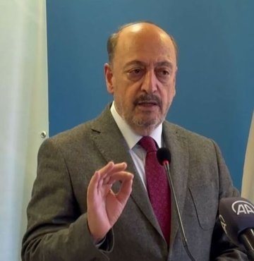 Çalışma ve Sosyal Güvenlik Bakanı Vedat Bilgin bir televizyon kanalında yaptığı açıklamada "EYT