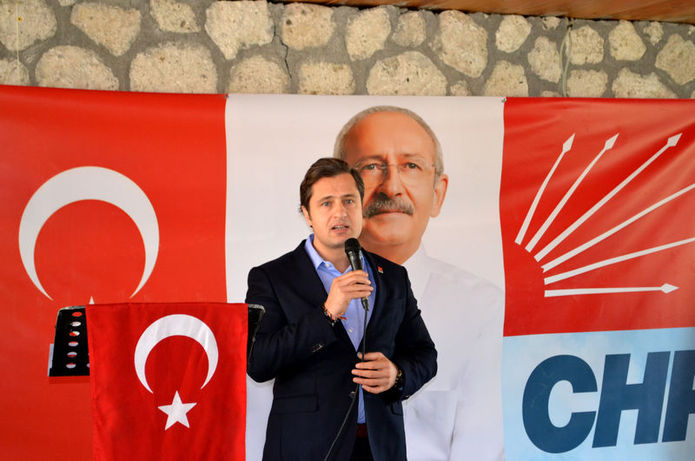 Cumhuriyet Halk Partisi (CHP) İzmir İl Başkanı Deniz Yücel de istifa etti