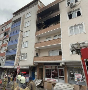 İstanbul’da can pazarı! Önce kızını attı, sonra kendisi atladı