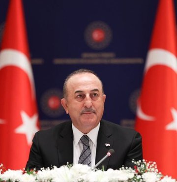 Dışişleri Bakanı Mevlüt Çavuşoğlu, Suriye ile ilk temasa ilişkin açıklamalarda bulundu. Mehmet Akif Ersoy