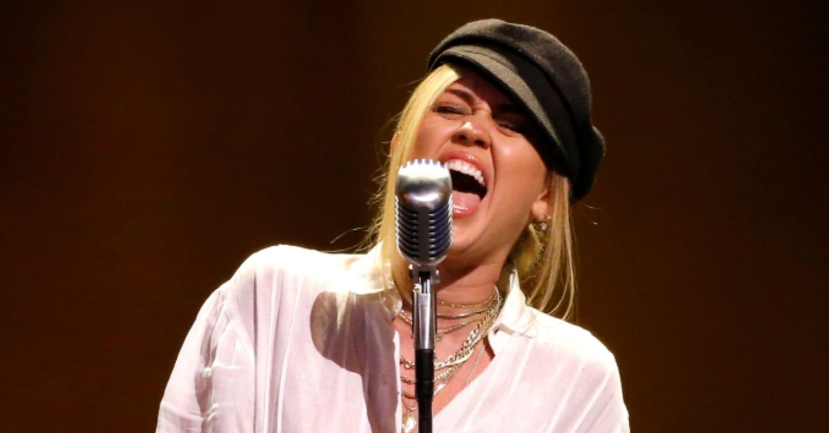 Miley Cyrus'tan single müjdesi - Magazin haberleri