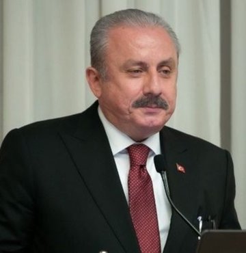 TBMM Başkanı Mustafa Şentop, Lozan Antlaşması tartışmaları ve gizli madde var iddialarına ilişkin yaptığı açıklamada, "Parlamentolar da oylanan uluslararası sözleşmelerde gizli bir hüküm olmaz. Uluslararası bir anlaşmanın gizli bir maddesi nasıl olabilir? Lüzumsuz bir tartışma. Gizli bir madde yok" dedi