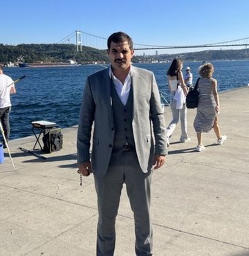 Eski Ülkü Ocakları Eğitim ve Kültür Vakfı Başkanı ve Hacettepe Üniversitesi Öğretim Üyesi Doç. Dr. Sinan Ateş