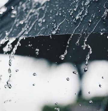 Kış kuraklığının etkisini hissettiğimiz son haftaların ardından, yağışların ne zaman başlayacağı sorusu sorulmaya başlandı. Habertürk Meteoroloji Mühendisi Hüseyin Öztel ise yağışların haftaya başlayabileceğini kaleme alarak, "Neyse ki bu hafta sonu önce Avrupa, ardından gelecek hafta Salı-Çarşamba gibi Türkiye yağışlı ama daha soğuk günlere kavuşabilir, hava tahminleri haftaya kuraklık çeken ülkemizde kar ve yağmur vadediyor" dedi