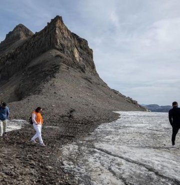 Yeni bir araştırmaya göre gezegenimiz, insan faaliyetleri nedeniyle bu hızda ısınmaya devame derse, 2100 yılına kadar tüm dağ buzullarının yüzde 68
