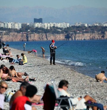 Sonbaharda beklenenden daha az yağış düştü. Ocak ayının ilk haftası ise çoğu bölgede baharı hatırlattı... Peki bu havalar normal mi? Meteoroloji