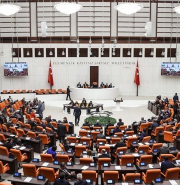 Milyonların gözü bu haberdeydi... AK Parti harekete geçti! Sözleşmelilere kadro düzenlemesi Meclis