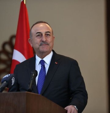 Dışişleri Bakanı Mevlüt Çavuşoğlu Suriye ve Rusya ile üçlü görüşmeye ilişkin olarak "Görüşme Şubat ayı başında olabilir" dedi.
