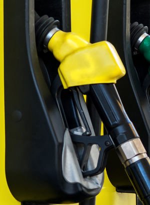 Benzine indirim sonrası zam geldi