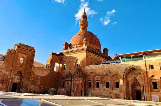 Tarihi İshak Paşa Sarayı ziyaretçi rekoru kırdı