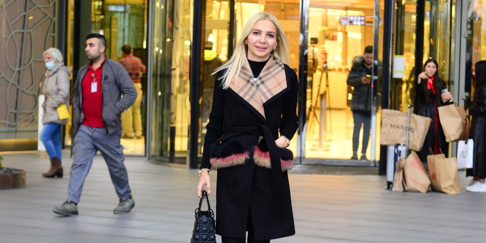 AVM'de alışveriş...