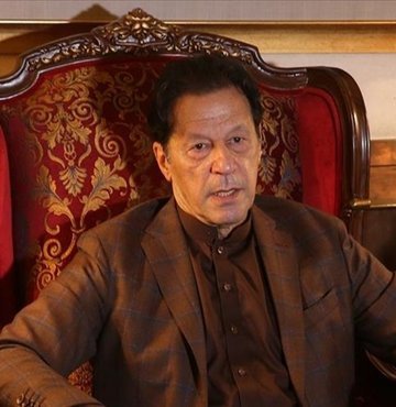 Pakistan’da eski Başbakan İmran Han, federal hükümete erken genel seçimler için baskı oluşturmak amacıyla iktidarda olduğu Pencap’ta eyalet meclisini feshetti.

