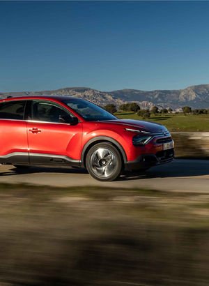 Citroen C4 X satışa sunuldu! Türkiye'de üretim sinyali...