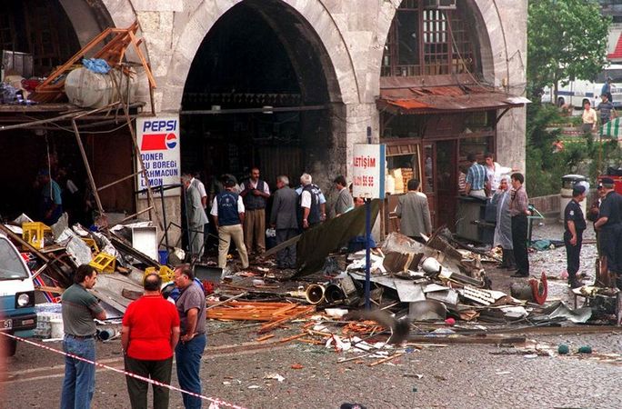 1998'de Mısır Çarşısı'nda 7 kişinin öldüğü, 127 kişinin de yaralandığı patlama / AA -Arşiv