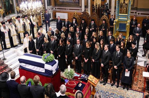 Yunanistan'ın son kralı 2. Konstantin için devlet töreni yapılmadı, cenazeye birçok kraliyet ailesi temsilcisi katıldı