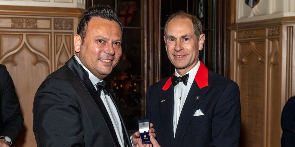 Gültekin’e “Kraliyet Sonsuzluk Rozeti”