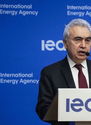 Küresel petrol talebinin bu yıl rekor seviyeye ulaşması bekleniyor