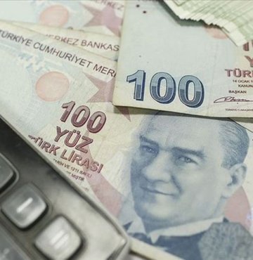 EYT düzenlemesinin detayları, Cumhurbaşkanı Erdoğan tarafından açıklandı. Emeklilikte Yaşa Takılanlar (EYT) düzenlemesinde emekli olmaya hak kazananlar, EYT kapsamında maaş hesaplaması yapmaya başladı. Eylül 1999 sigorta girişli 2 milyon 250 bin kişiyi kapsayacak düzenlemede, 4A, 4B, 4C Bağ-Kur ve SSK emekli maaş hesaplama tablosuna ilişkin tüm merak edilenleri bir araya getirdik. İşte 2023 EYT maaş hesaplama ekranı...
