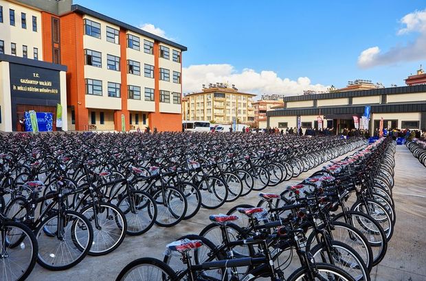 Gaziantep'te öğretmenlere bisiklet dağıtıldı