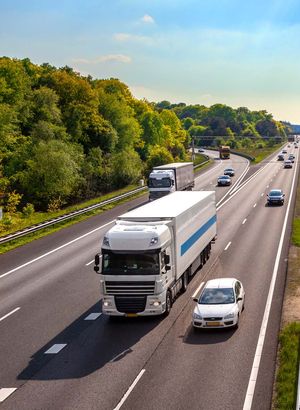 Avrupa'da ticari araç satışları 2022'de geriledi