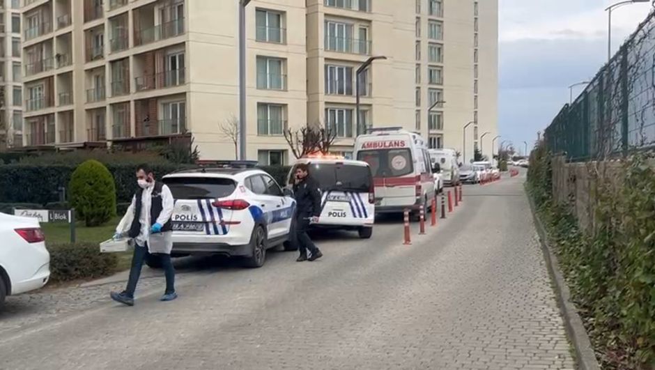 İstanbul'da bir evde 3'ü çocuk 4 kişi ölü bulundu!