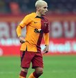 Süper Lig’in 21. haftasında deplasmana giden Galatasaray, Giresunspor’u 4-0 mağlup etti. Maçın 70 dakikası boyunca sahada top koşturan Torreira, sosyal medya hesabından yaptığı paylaşımla dikkatleri üzerine çekti. Yıldız futbolcunun gönderisine binlerce beğeni ve yorum geldi.